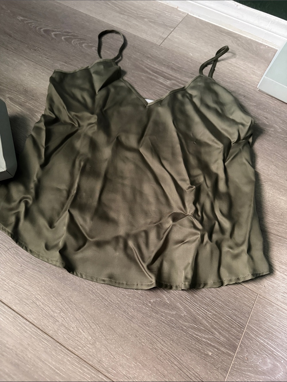 Ettie use Olive Green Satin V-Neck Cami Top